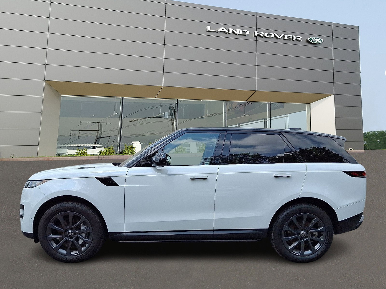 Certified 2023 Land Rover Range Rover Sport SE image 6
