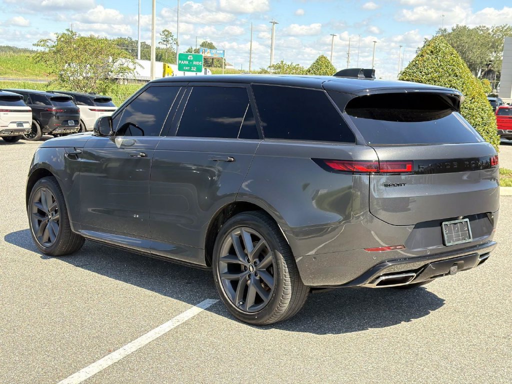 Used 2024 Land Rover Range Rover Sport Dynamic SE AWD/4WD image 3