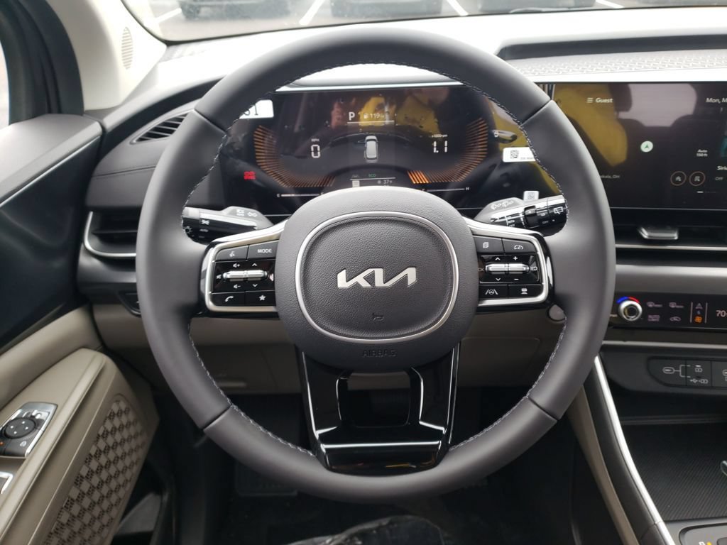 New 2026 Kia Carnival FWD image 11
