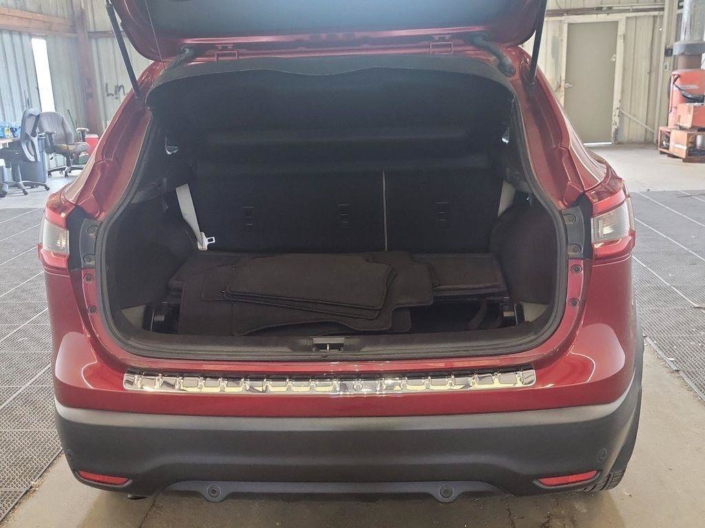 Used 2020 Nissan Rogue Sport SL FWD image 19
