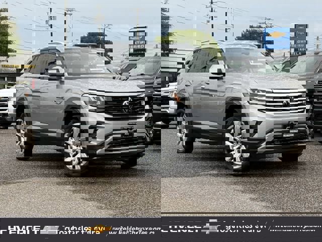 Used 2021 Volkswagen Atlas Cross Sport SE image 2