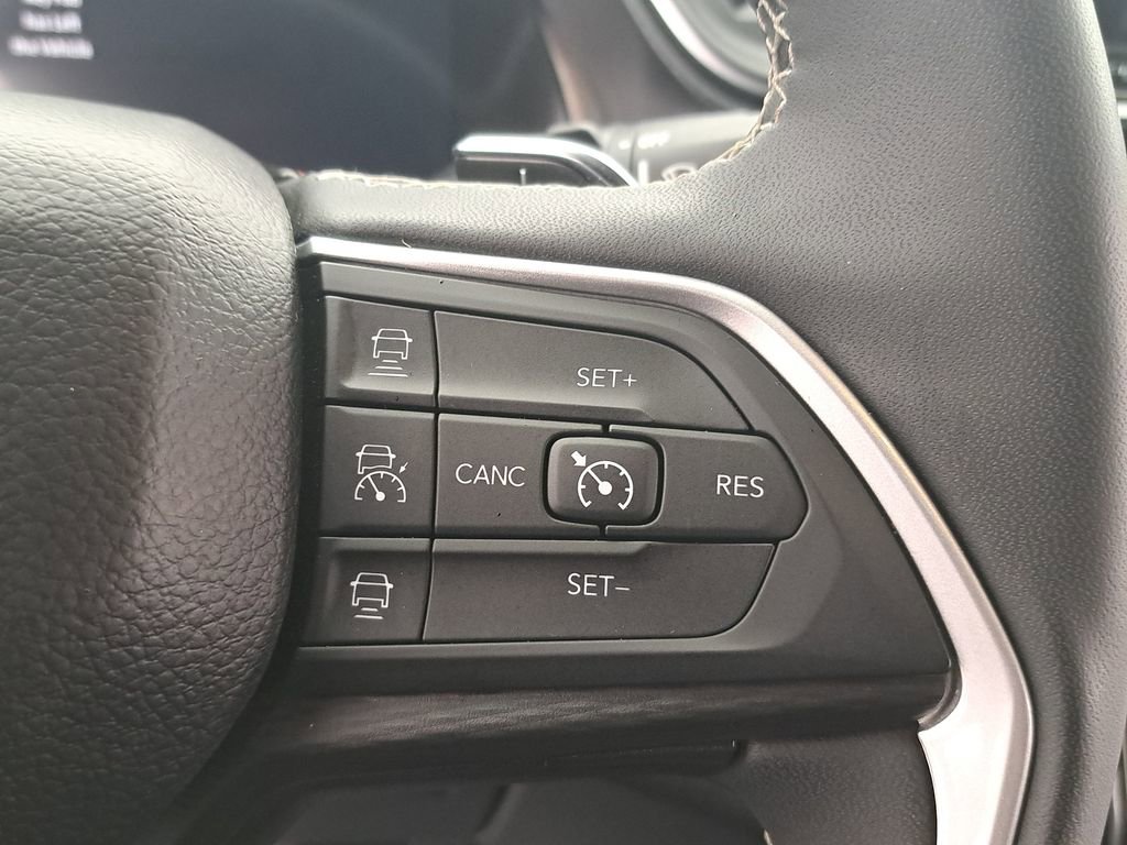 Certified 2024 Jeep Grand Cherokee L Laredo AWD/4WD image 21