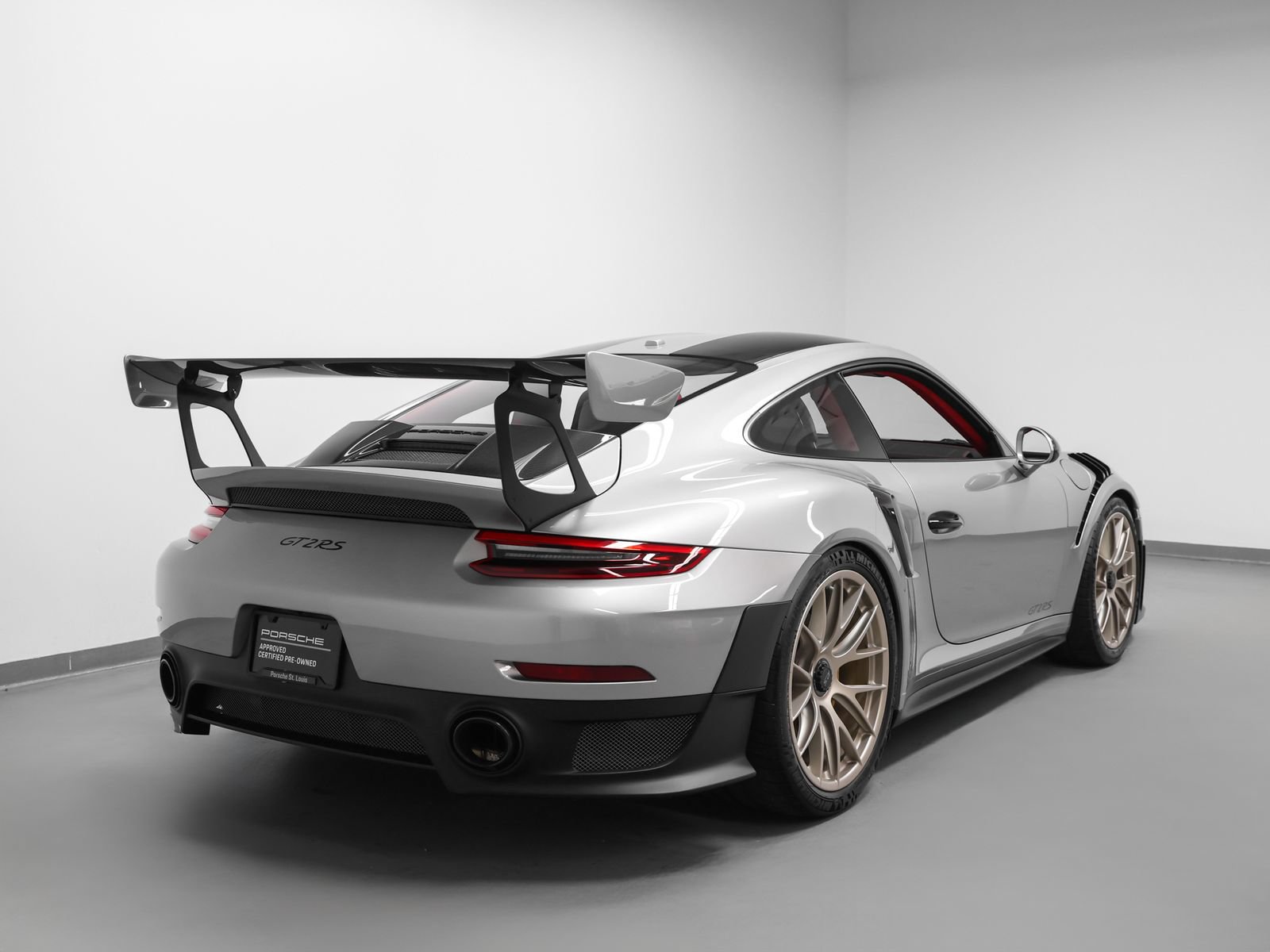 Certified 2018 Porsche 911 GT2 RS RWD image 12