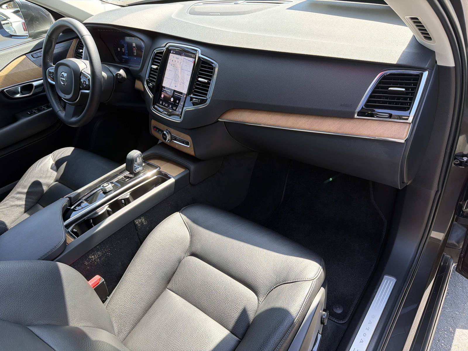 Certified 2023 Volvo XC90 B6 Plus w/ Protection Package Premier AWD/4WD image 27