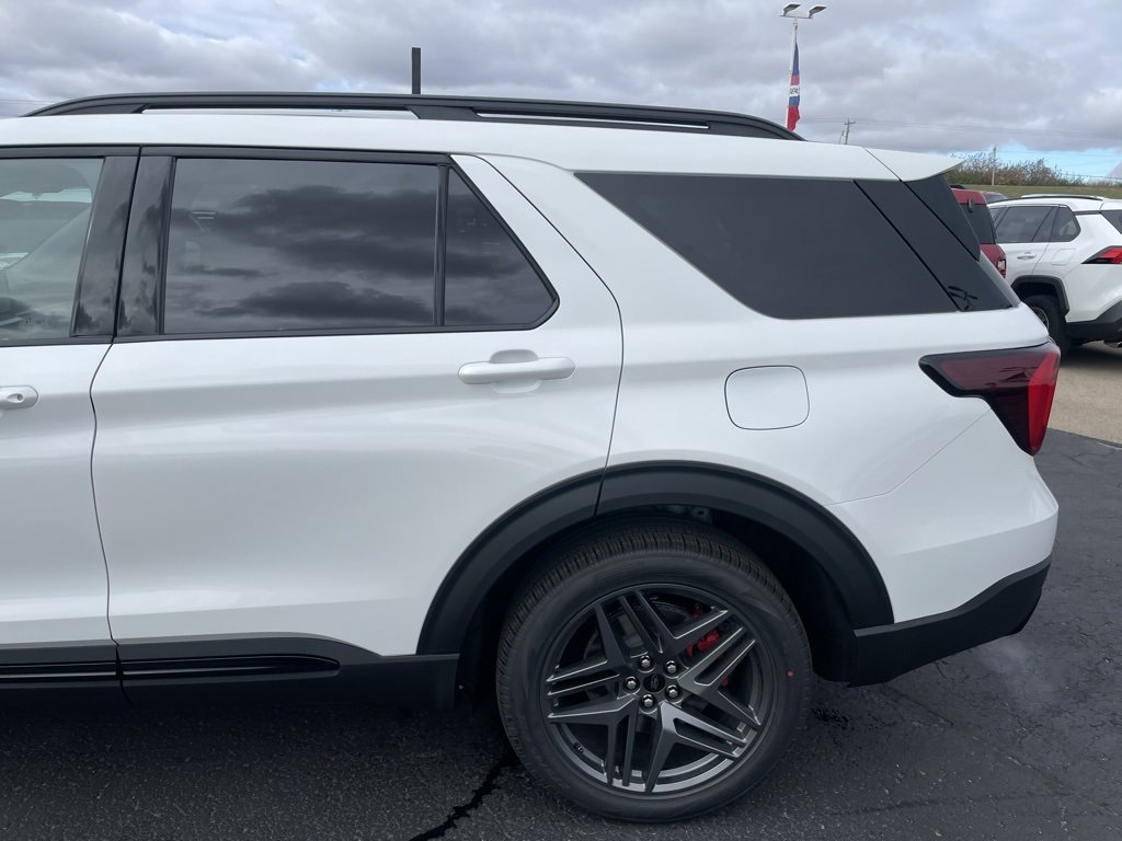 New 2026 Ford Explorer ST-Line w/ ST-Line Street Pack image 30