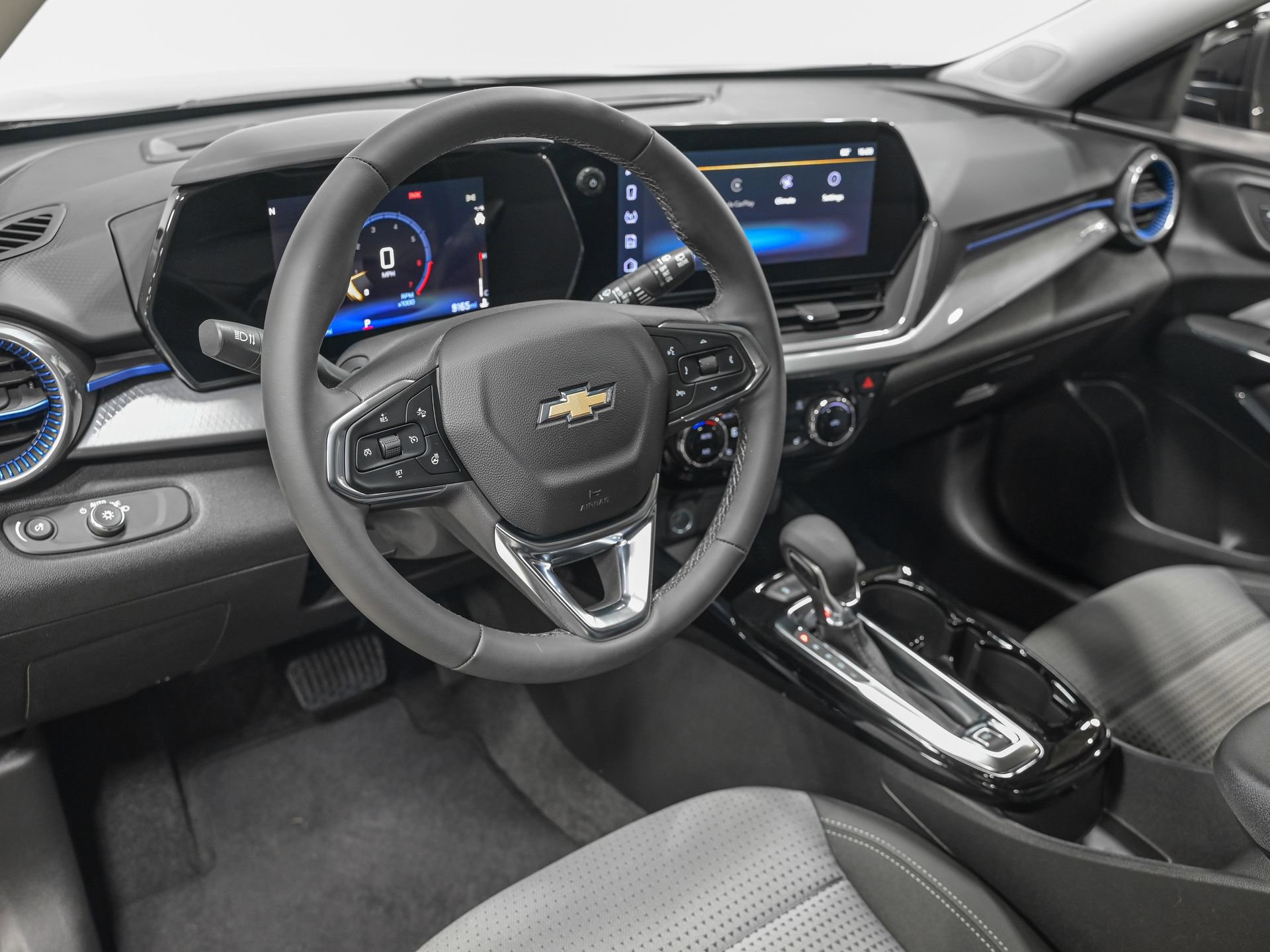 Used 2024 Chevrolet Trax LT w/ Driver Confidence Package FWD image 14