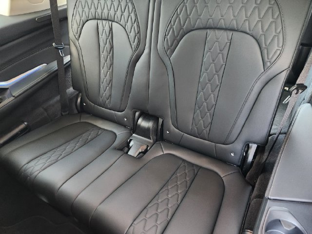 Used 2026 BMW X7 xDrive40i AWD/4WD image 29