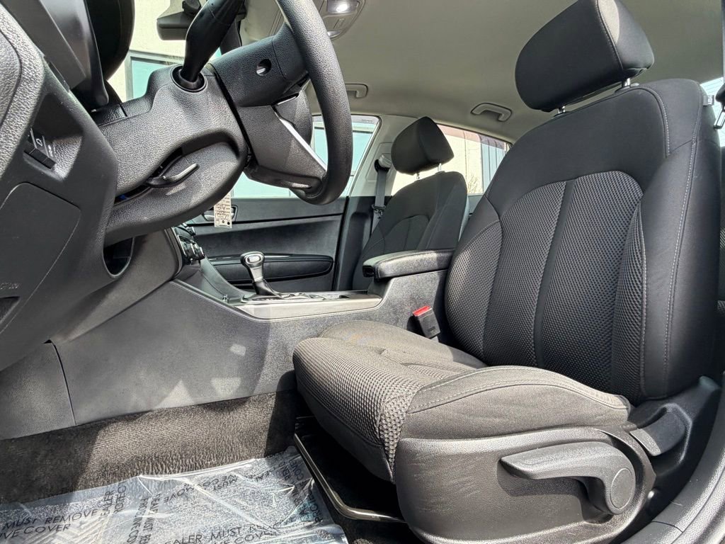 Used 2020 Kia Optima LX image 10