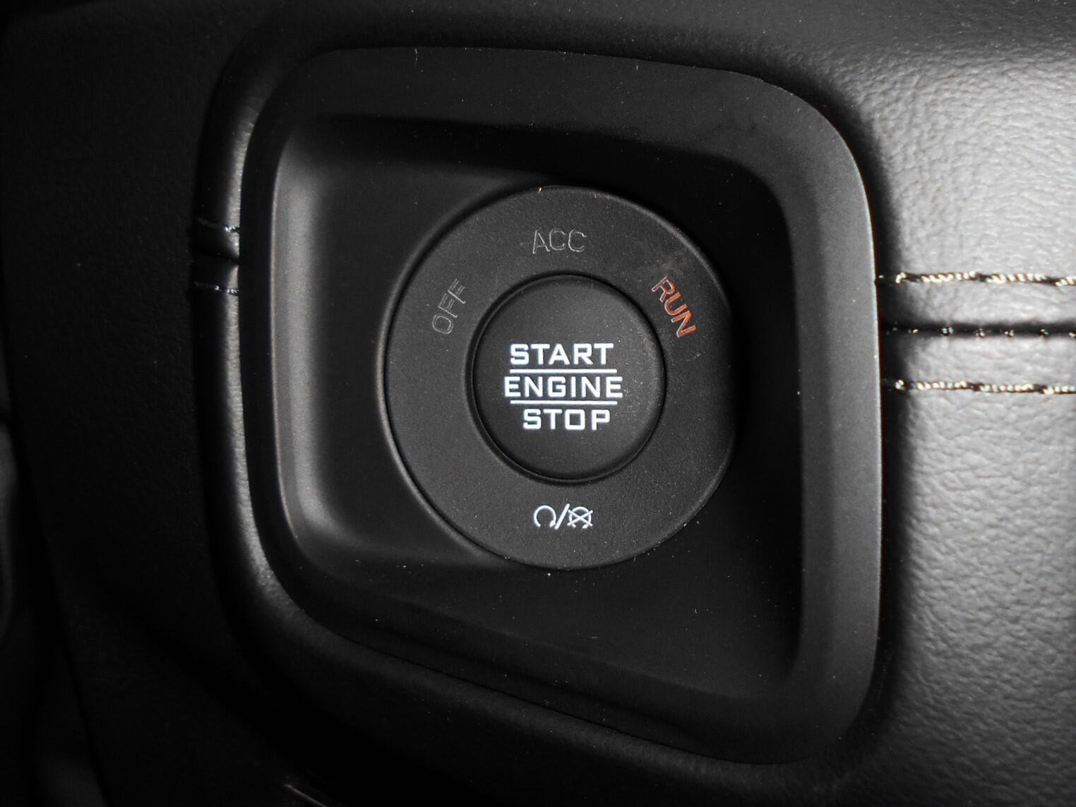 New 2025 Jeep Gladiator Sport image 17