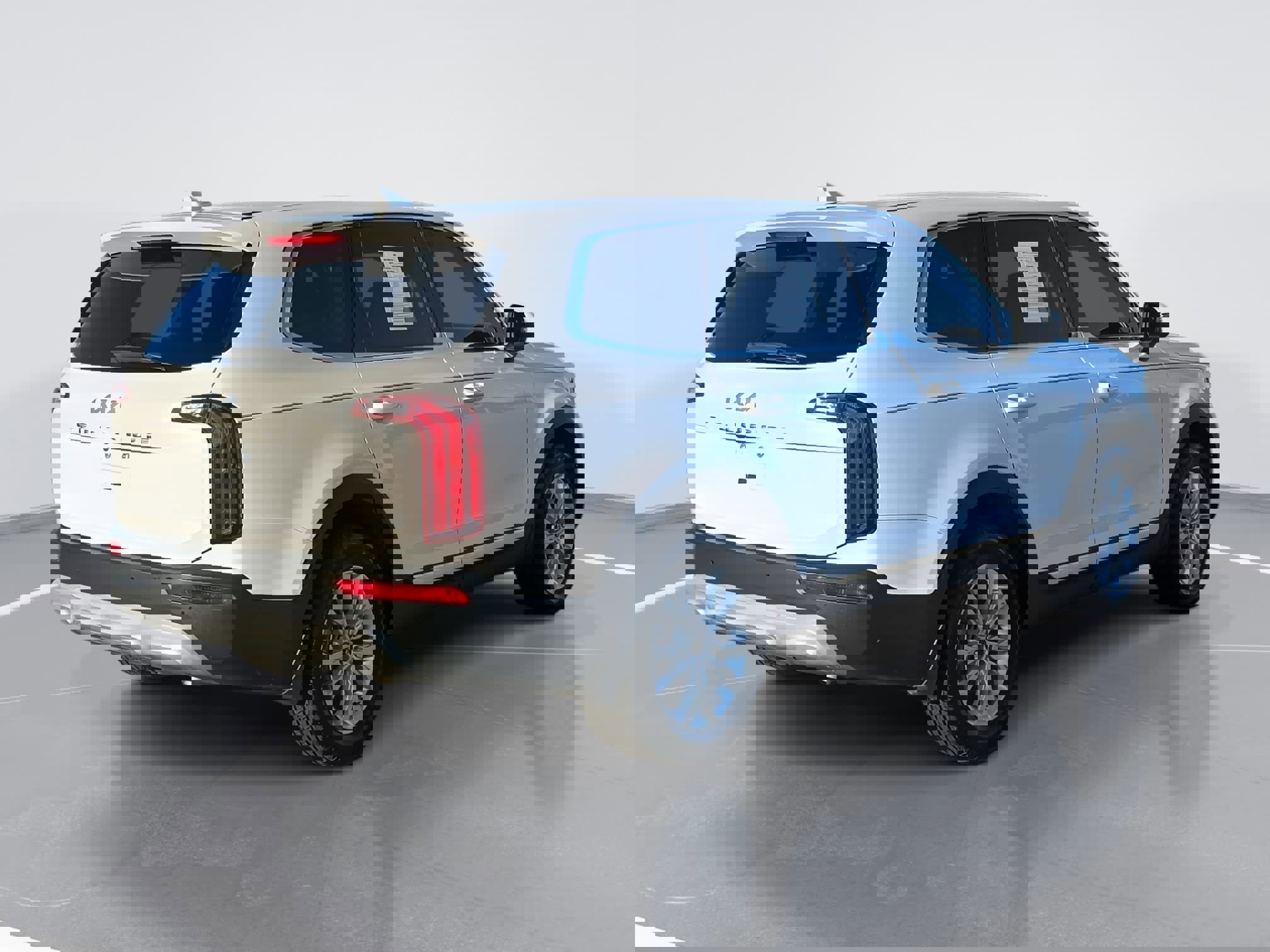 Used 2022 Kia Telluride LX image 3