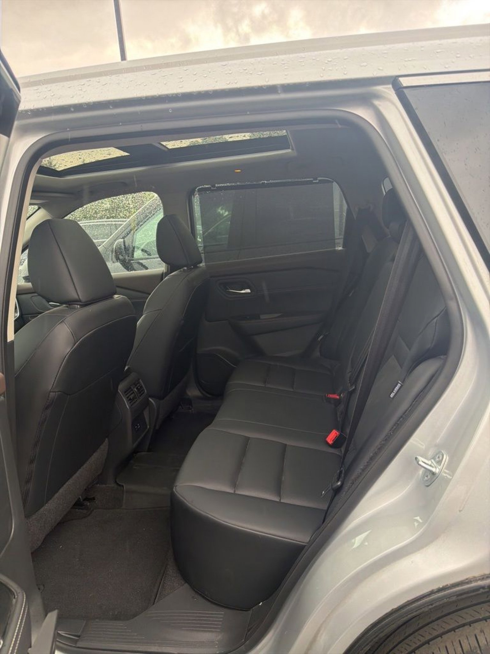 Used 2023 Nissan Rogue SV w/ SV Premium B Package AWD/4WD image 10