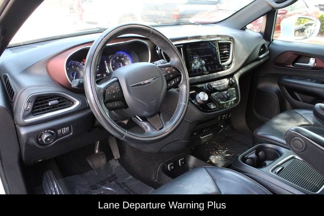 Used 2020 Chrysler Pacifica Limited FWD image 24