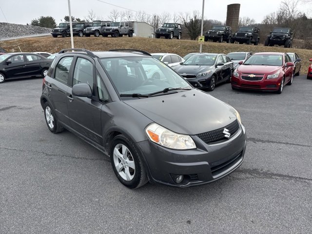 Used 2012 Suzuki SX4 AWD Hatchback image 2