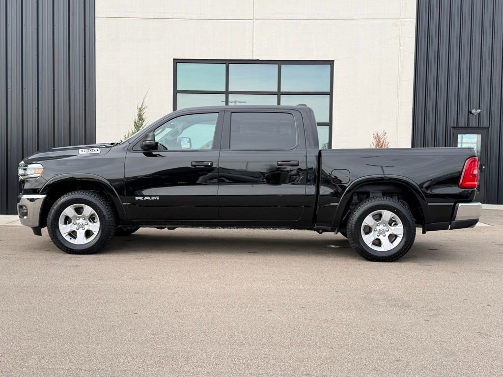 Used 2025 RAM 1500 Big Horn AWD/4WD image 2