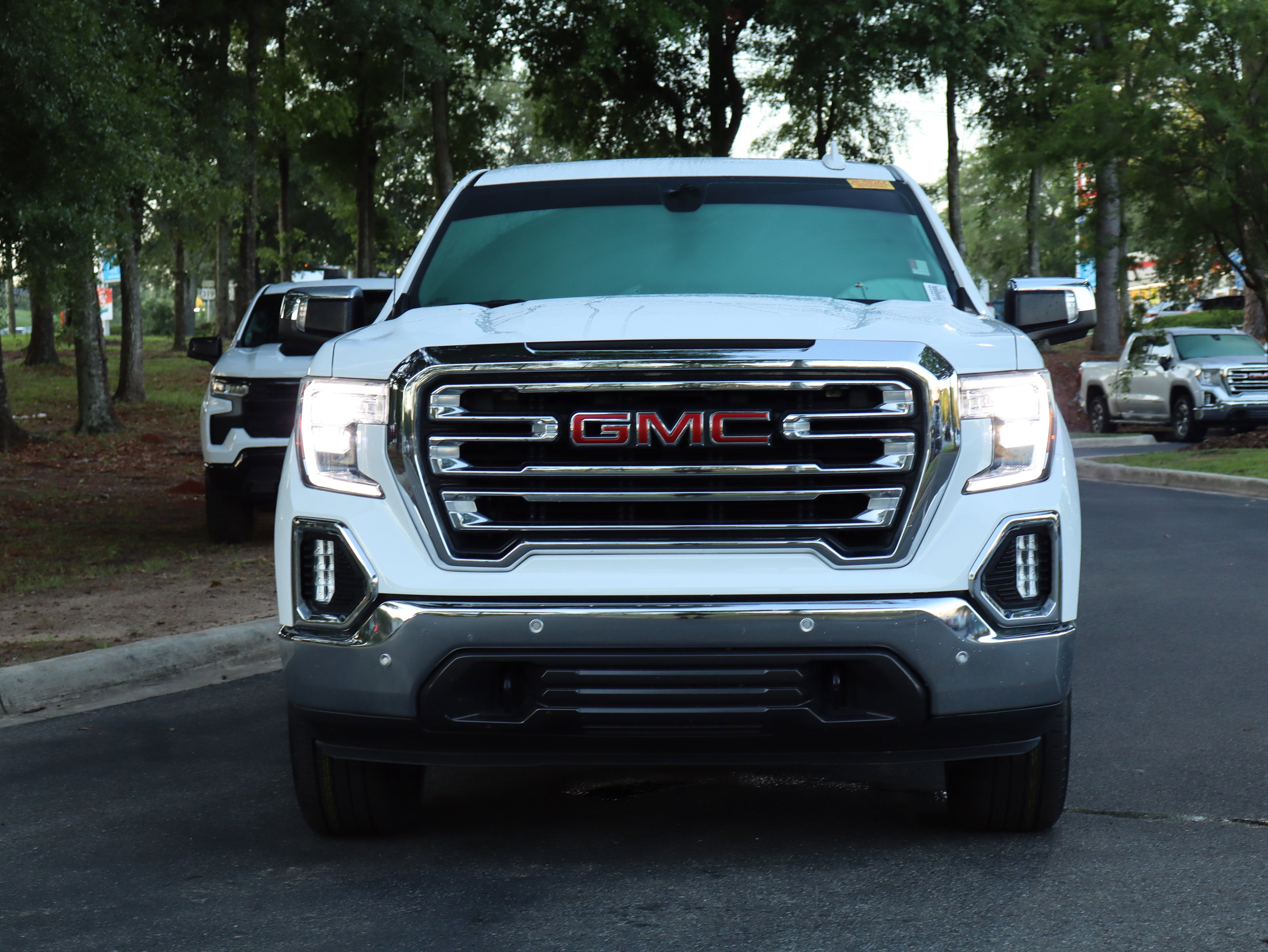 Used 2019 GMC Sierra 1500 SLT w/ SLT Premium Plus Package AWD/4WD image 3