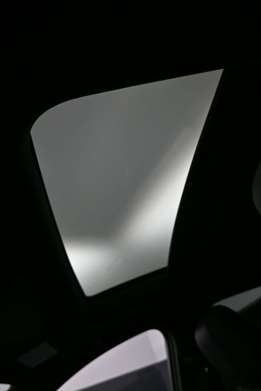 Used 2023 Cadillac XT4 Sport w/ Technology Package image 18