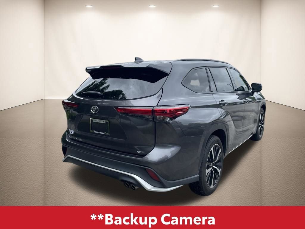 Used 2022 Toyota Highlander XSE FWD image 4