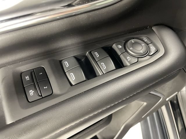 Used 2022 Chevrolet Tahoe LT w/ Luxury Package AWD/4WD image 15