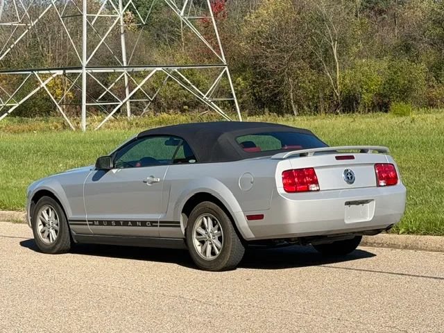 Used 2005 Ford Mustang Premium RWD image 13