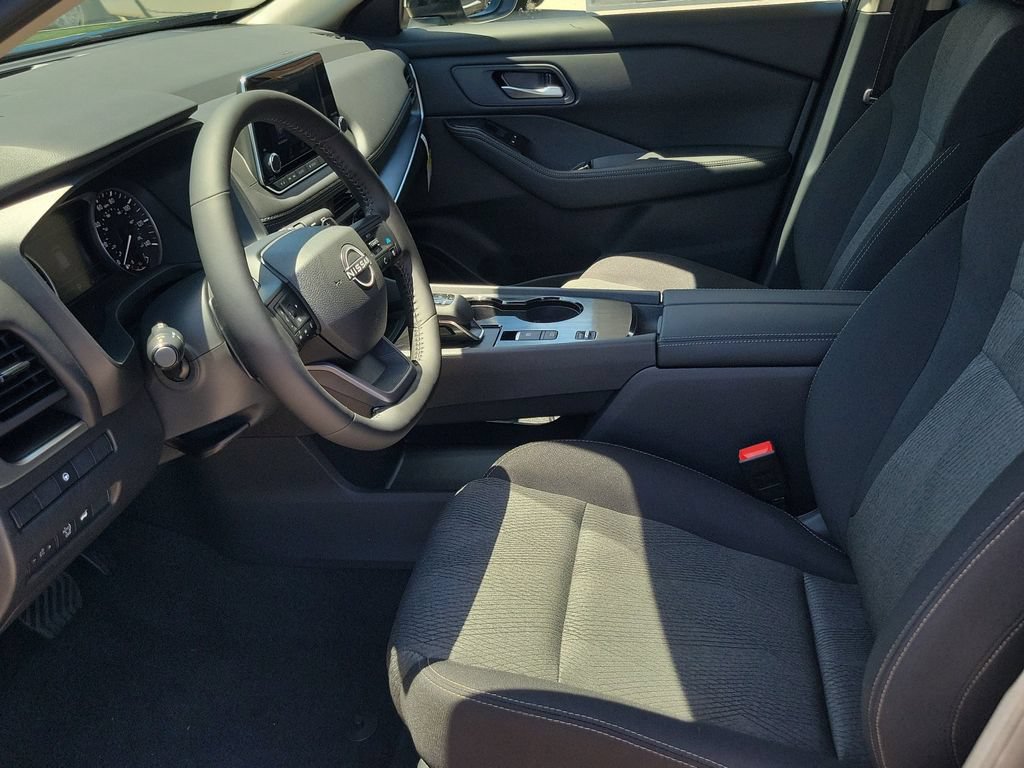 New 2026 Nissan Rogue SV FWD image 17