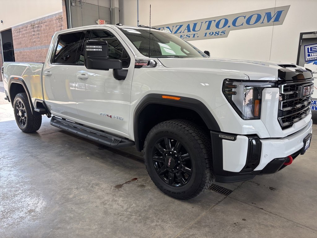 Used 2025 GMC Sierra 2500 AT4 w/ AT4 Preferred Package image 2