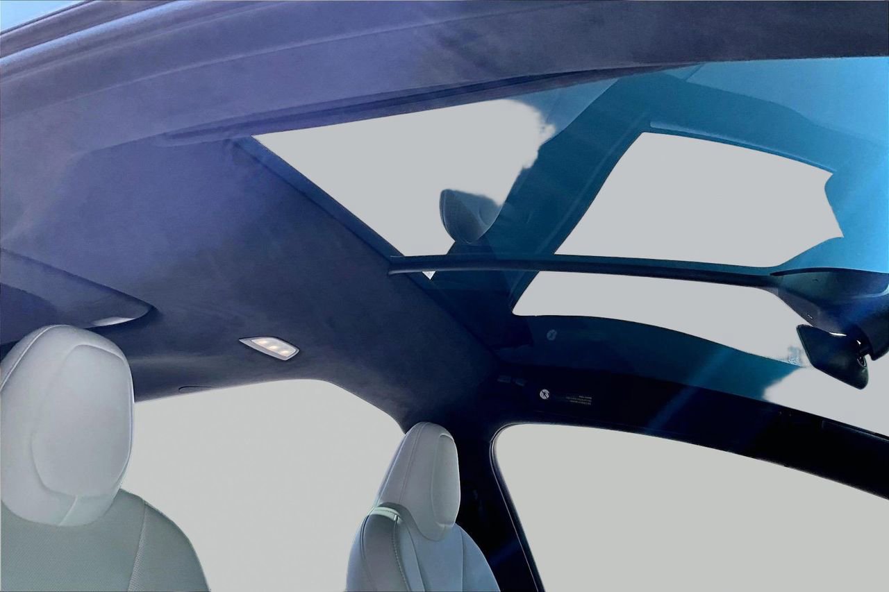 Used 2023 Tesla Model X AWD/4WD image 16