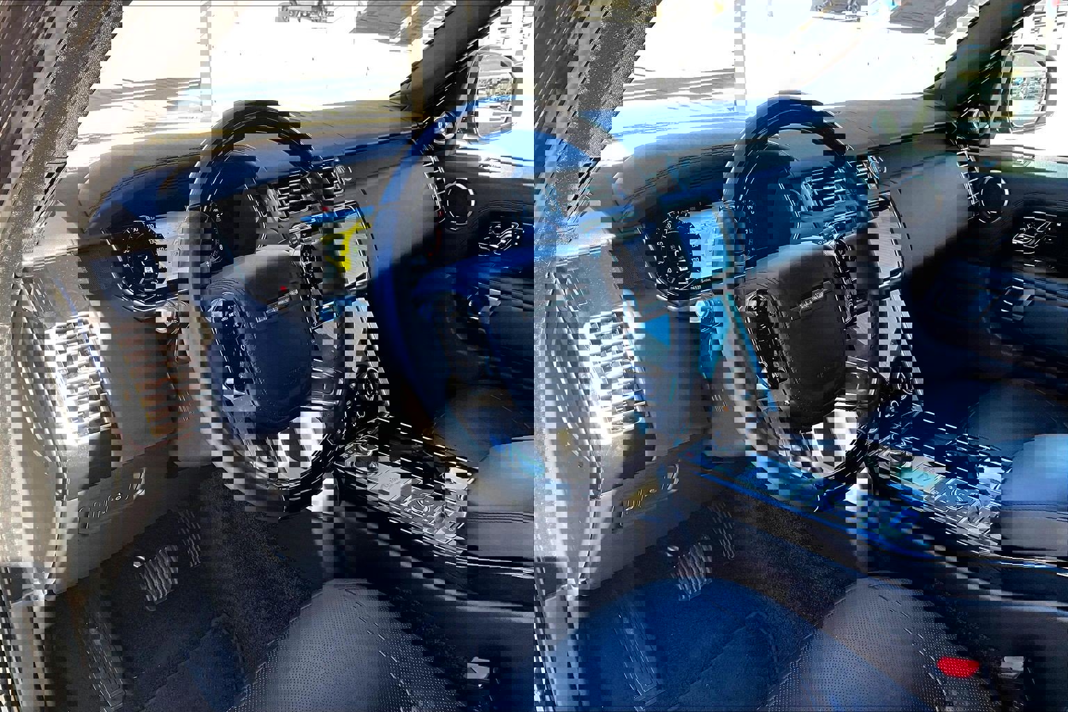 Used 2020 Land Rover Range Rover HSE image 15