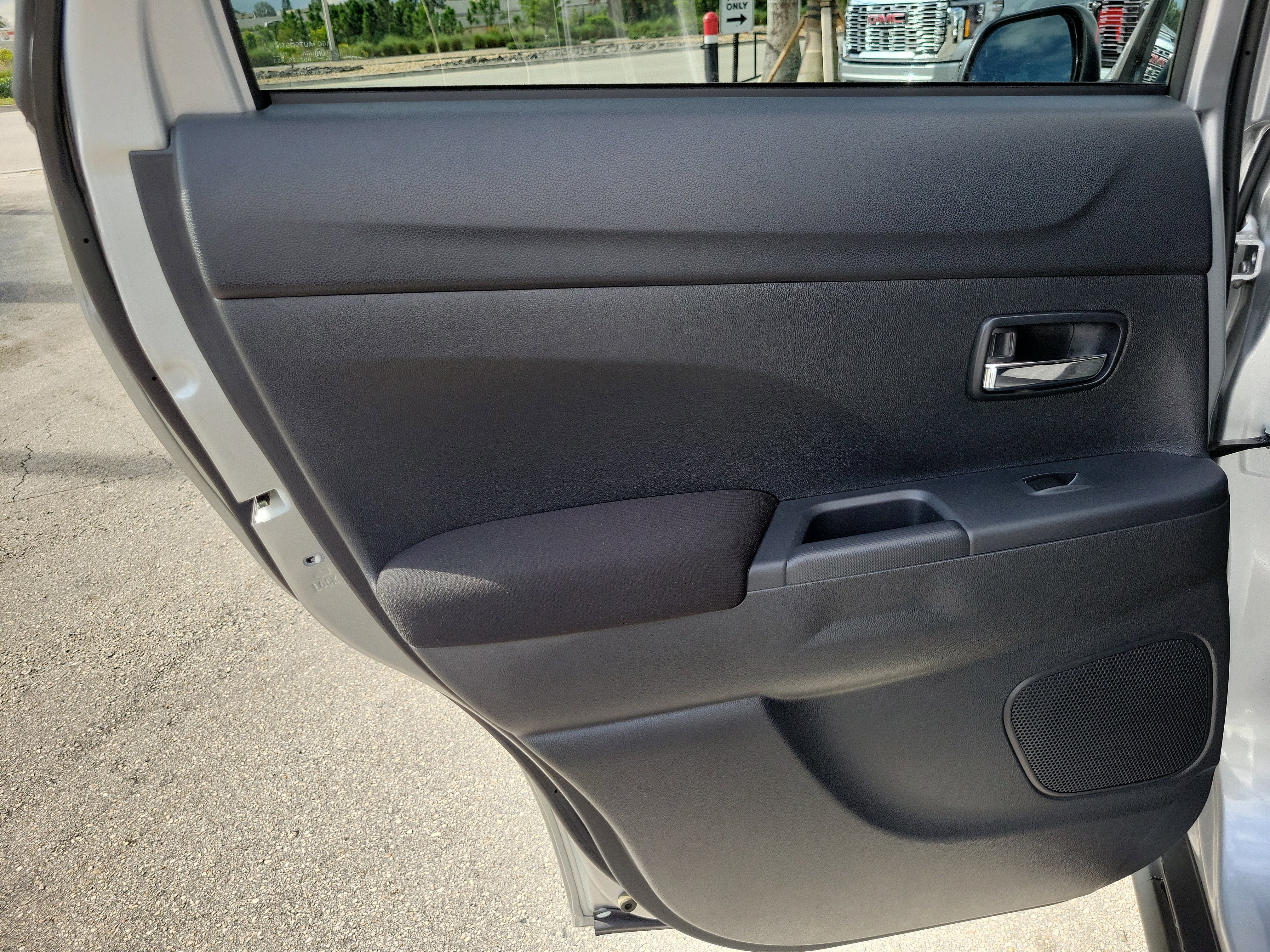 Used 2025 Mitsubishi Outlander Sport LE image 24