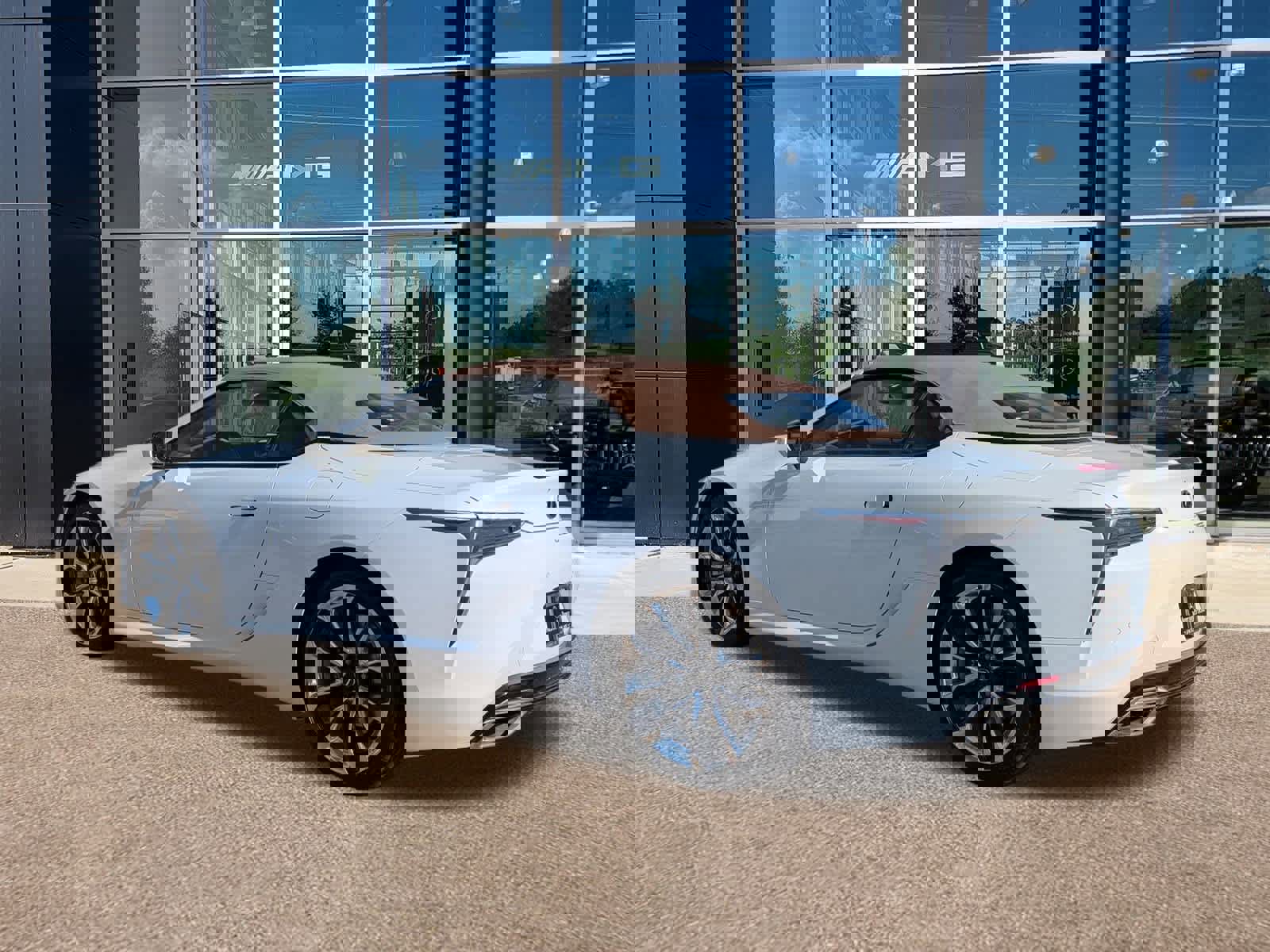 Used 2022 Lexus LC 500 Convertible image 4