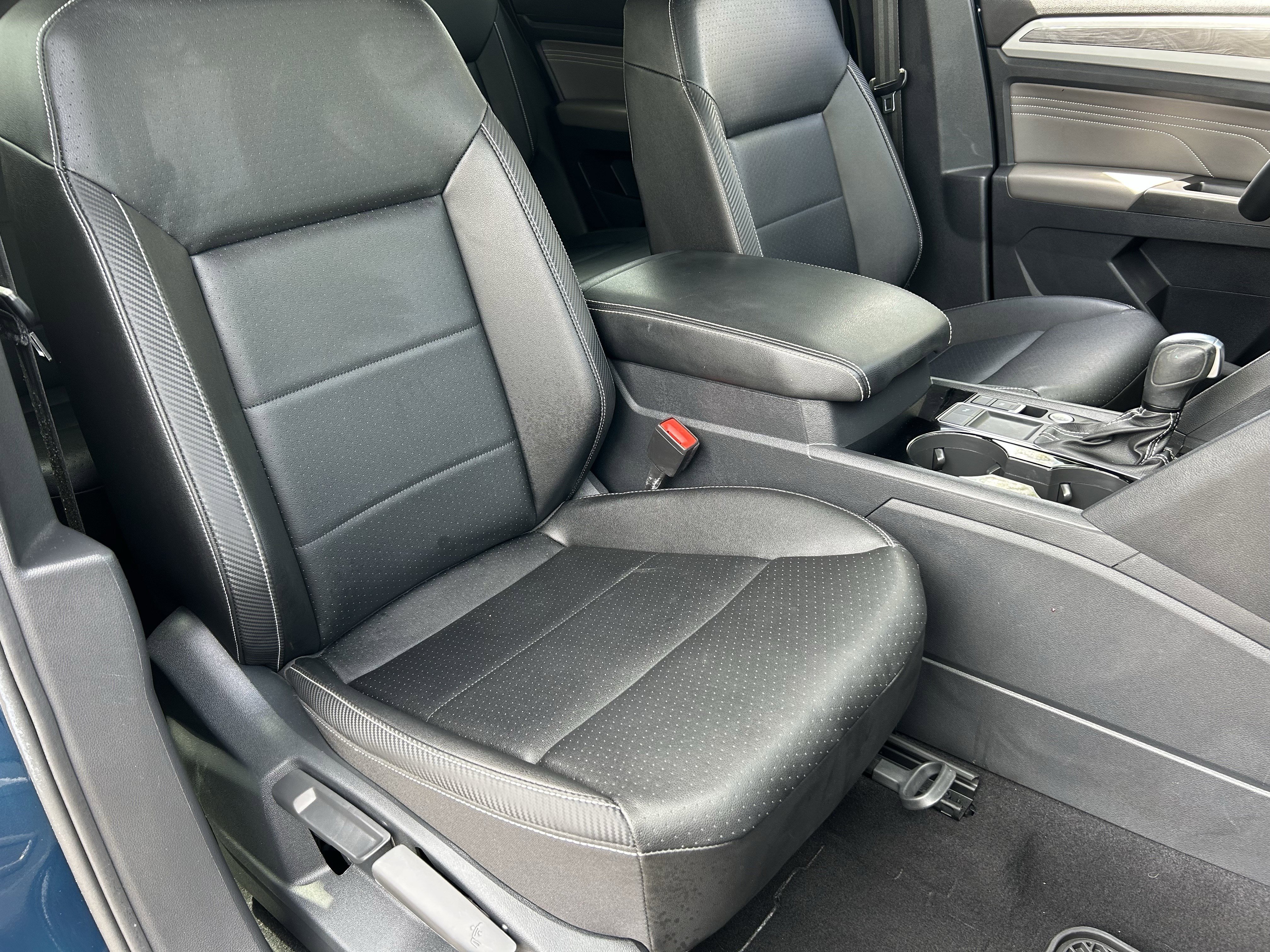 Used 2023 Volkswagen Atlas Cross Sport SE w/ Panoramic Sunroof Package FWD image 8