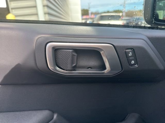 New 2025 Ford Bronco Badlands image 12