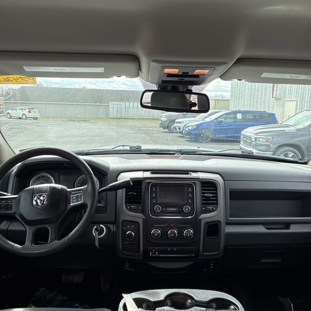 Used 2016 RAM 3500 Tradesman w/ Chrome Appearance Group image 9