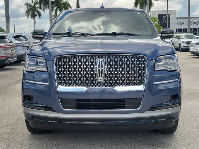 Certified 2023 Lincoln Navigator Reserve AWD/4WD image 2