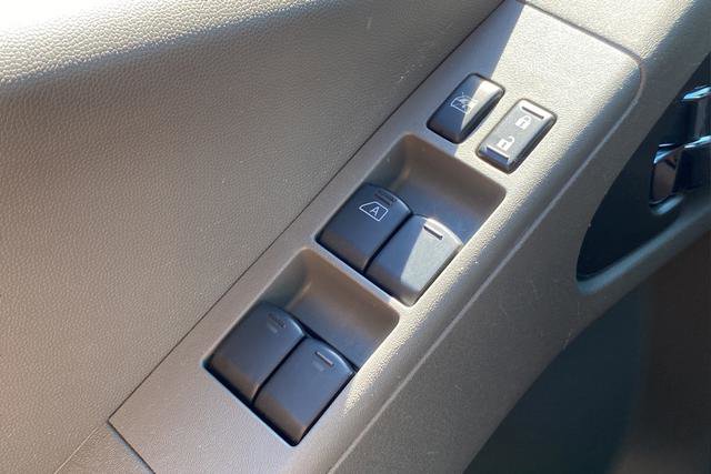 Used 2020 Nissan Frontier SV image 20