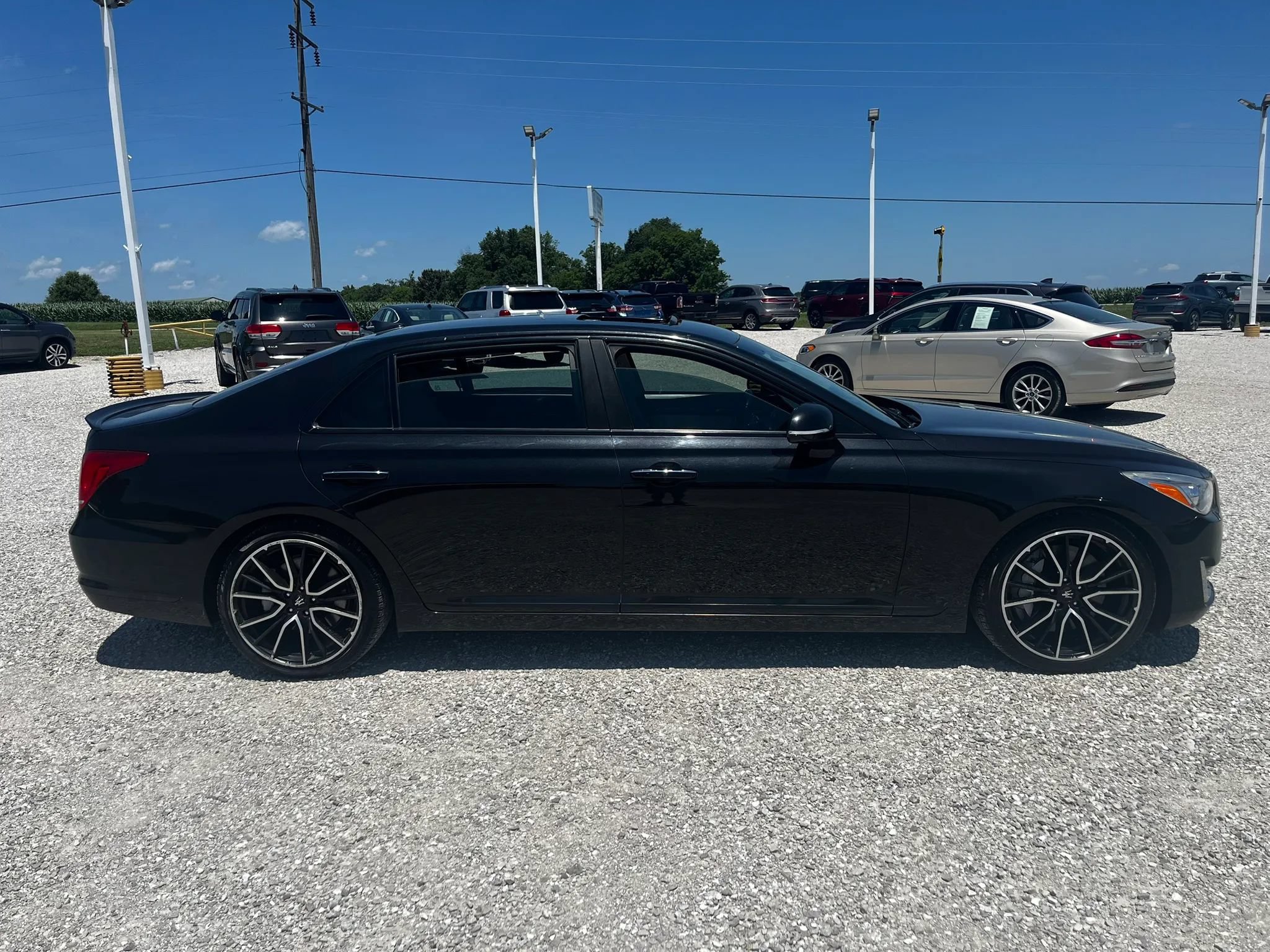 Used 2018 Genesis G90 5.0 Ultimate AWD/4WD image 2
