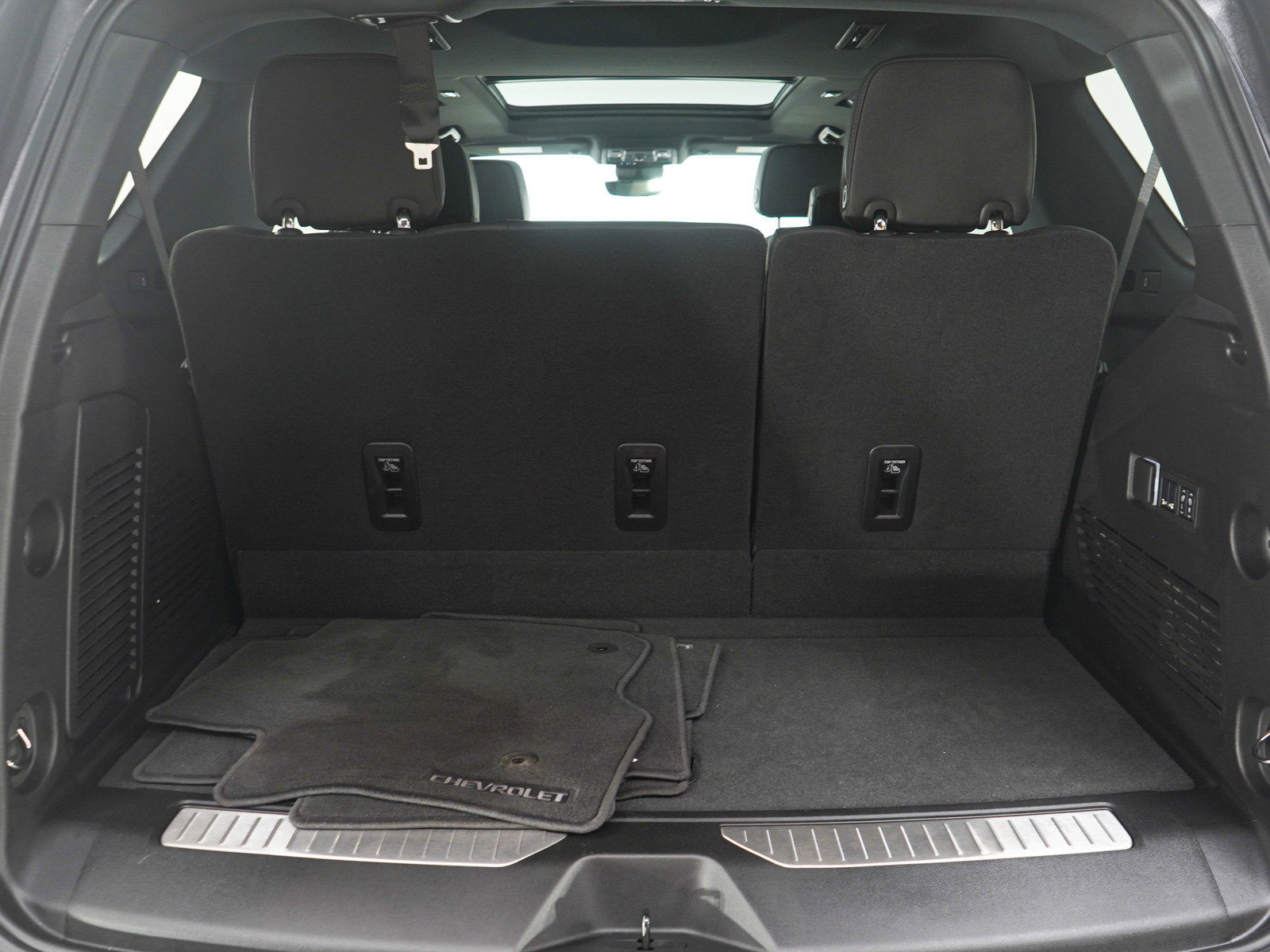 Used 2025 Chevrolet Tahoe High Country w/ Sun And Tow Package image 12