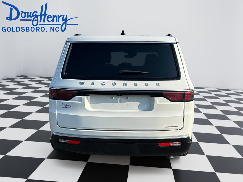 Used 2024 Jeep Wagoneer L Series III w/ Flexible Seating Group AWD/4WD image 4