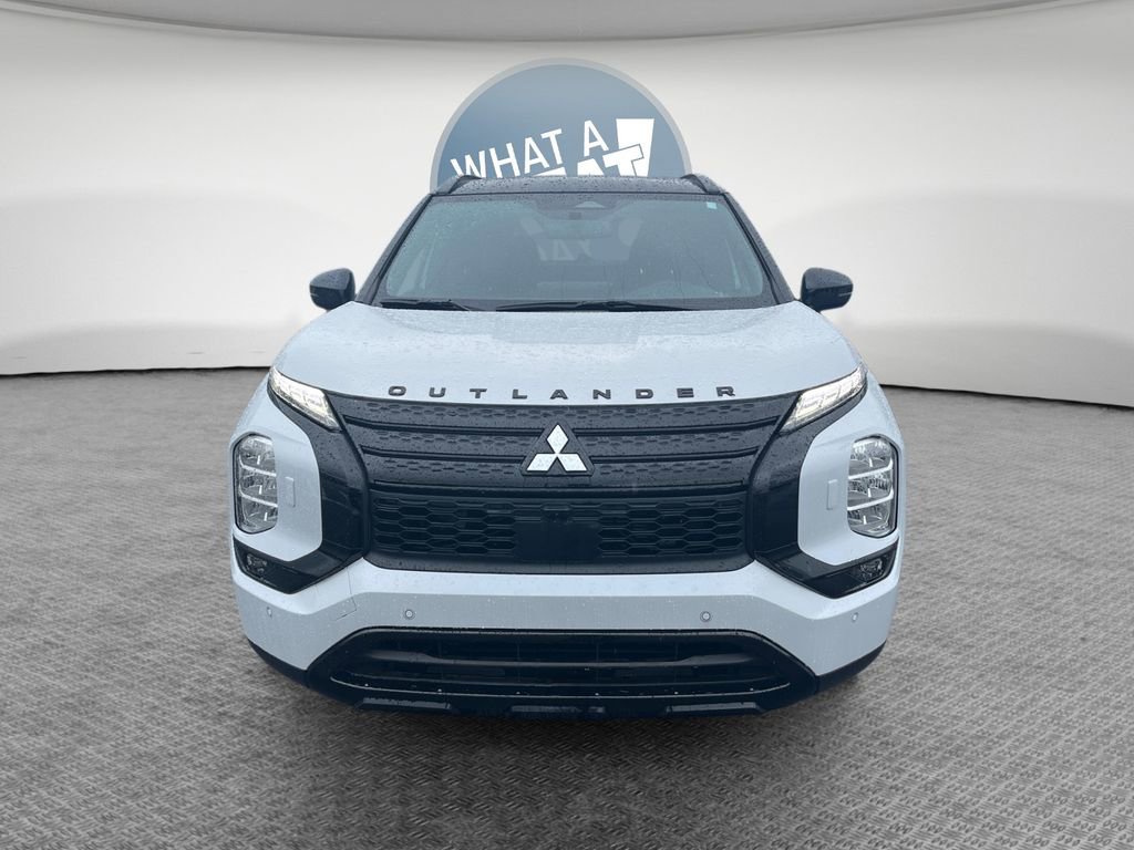 Used 2025 Mitsubishi Outlander 4WD Plug-In Hybrid image 9