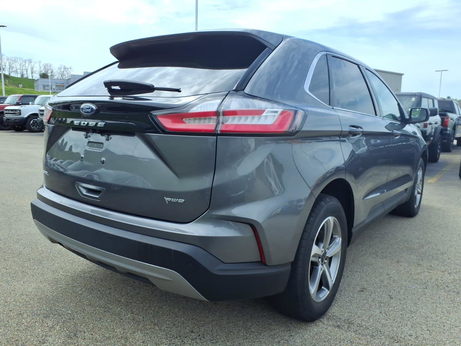 Used 2023 Ford Edge SEL w/ Convenience Package AWD/4WD image 5