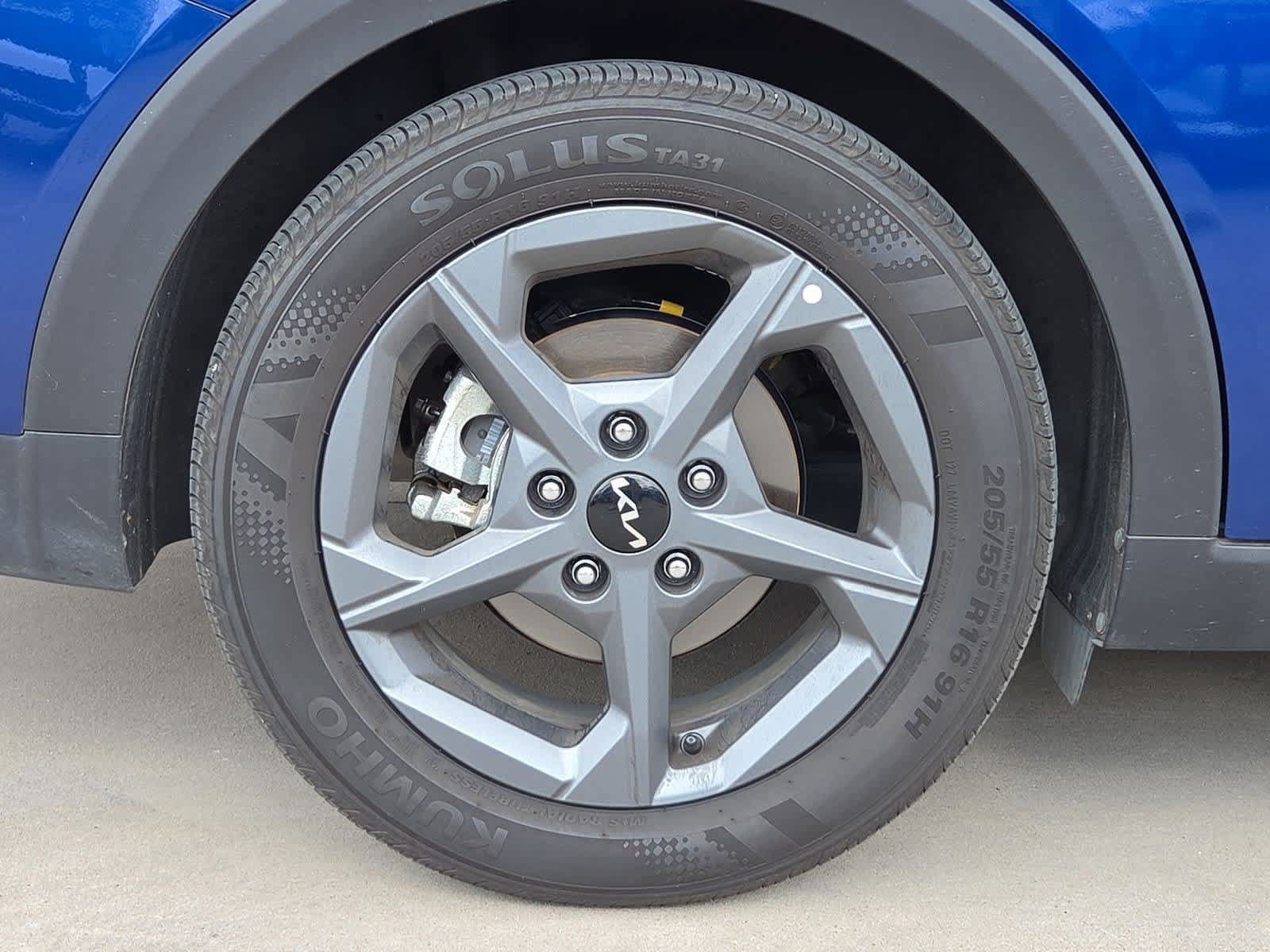 Certified 2025 Kia K4 FWD image 12