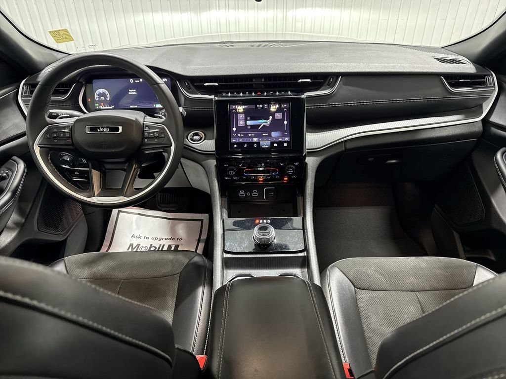 Used 2024 Jeep Grand Cherokee Altitude AWD/4WD image 21