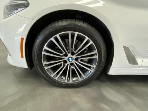 Used 2017 BMW 540i xDrive AWD/4WD image 19