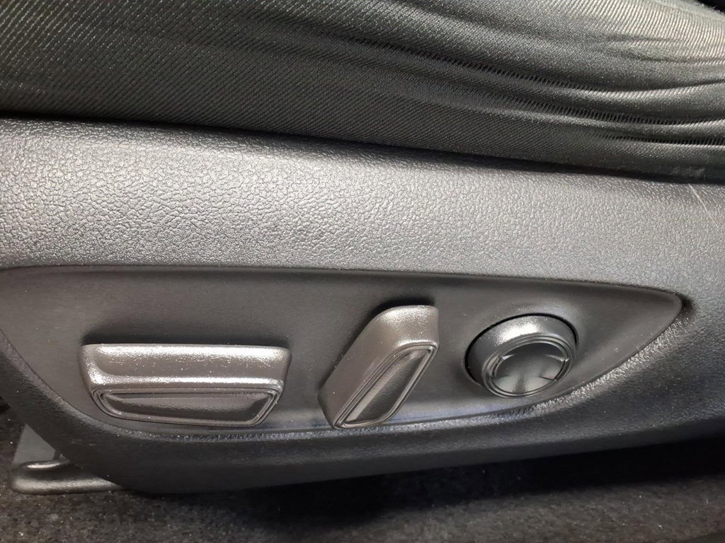 Used 2019 Toyota RAV4 XLE w/ Convenience Package image 18