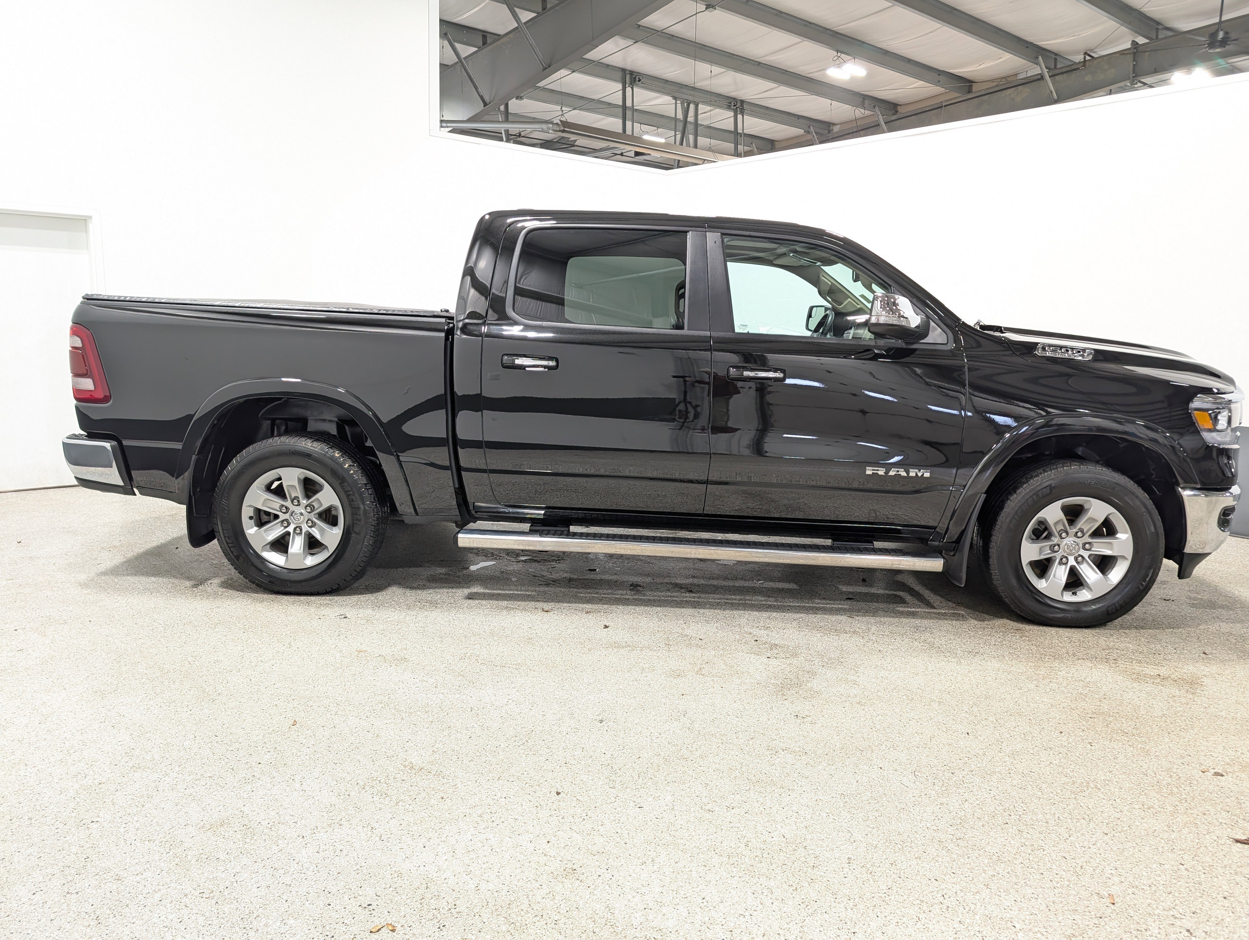Used 2019 RAM 1500 Laramie image 2