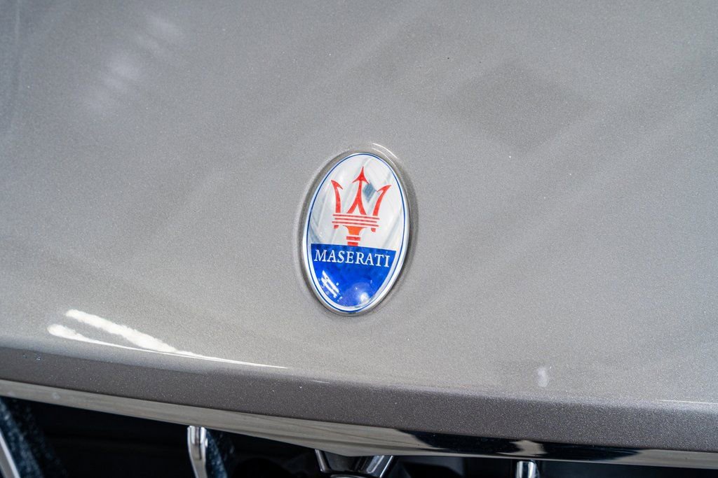 Used 2017 Maserati Levante w/ Luxury Package image 18