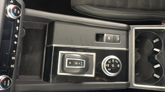 Used 2023 Mitsubishi Outlander SE image 30