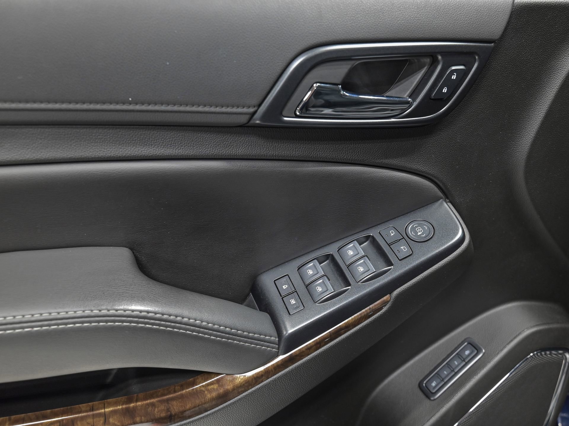 Used 2019 Chevrolet Tahoe LT image 13