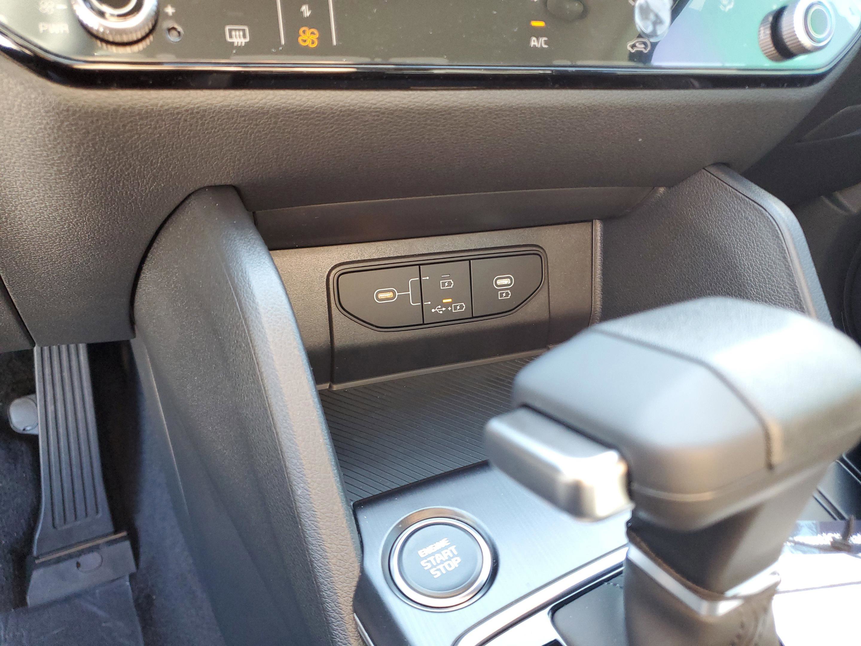 New 2026 Kia Sportage LX image 24