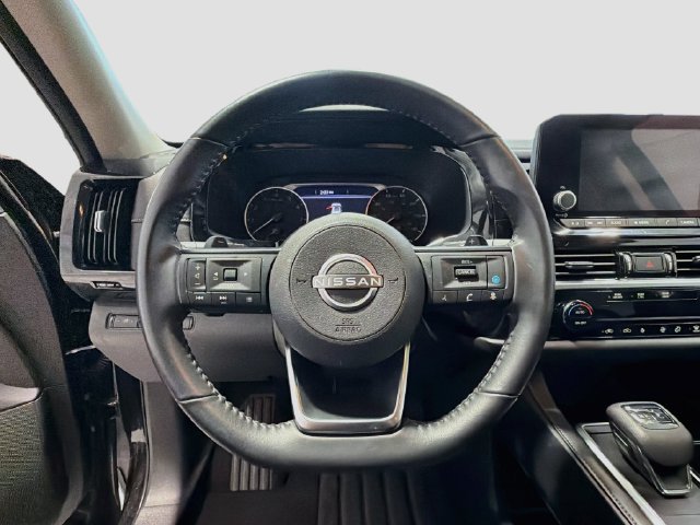 Used 2025 Nissan Pathfinder SV AWD/4WD image 10