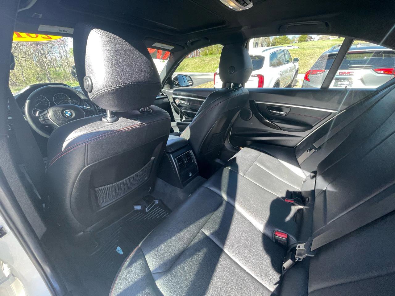 Used 2018 BMW 330i xDrive Sedan w/ Premium Package AWD/4WD image 22
